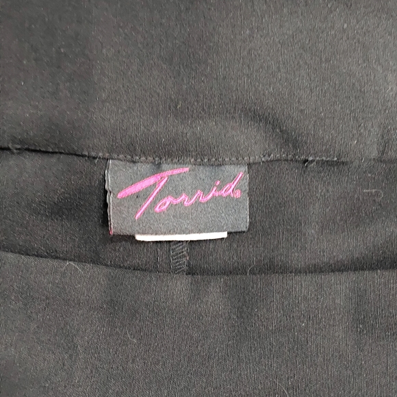 COPY - Torrid Vintage 90's Black and Pink Star Dress - Picture 7 of 11